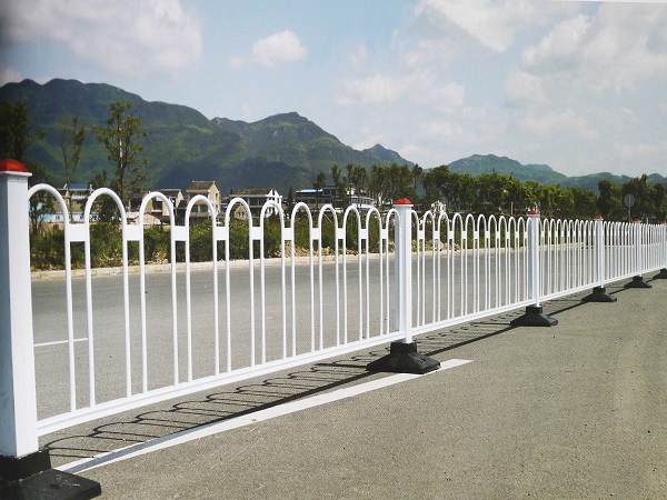 交通隔離護(hù)欄 J10